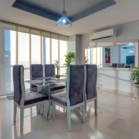 La Frontier Penthouse Apartahotel