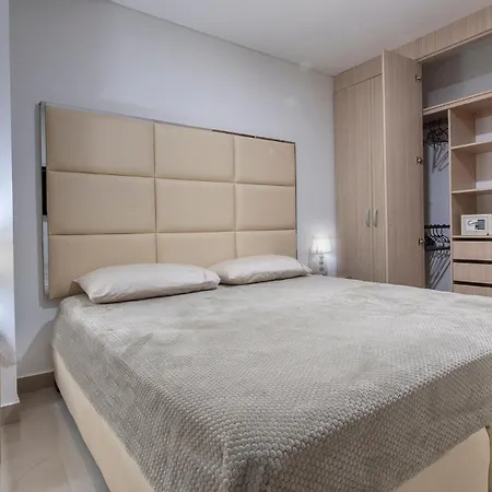 La Frontier Penthouse *