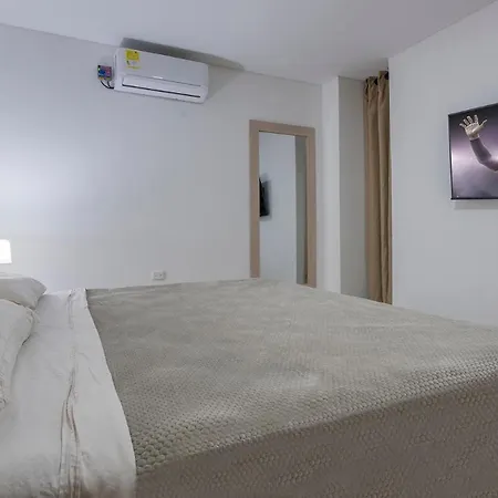 La Frontier Penthouse Aparthotel