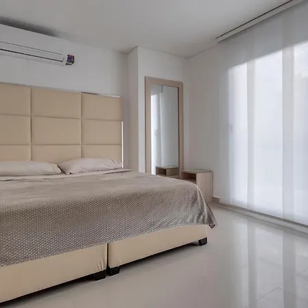 La Frontier Penthouse *